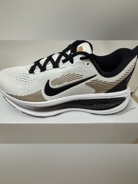 Nike By You Vomero 18